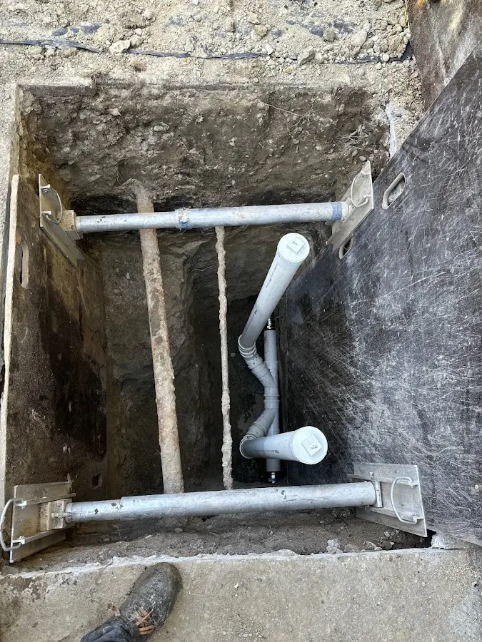 Experienced plumber completing Drain Cleaning work in Hood River